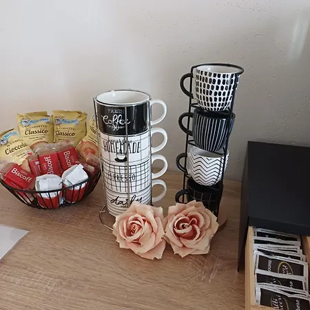 Couette-café La Dimora Di Zia Ar 3*