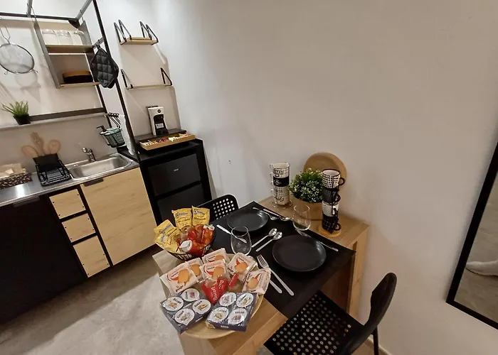 فندق مبيت وإفطار La Dimora Di Zia Ar 3*